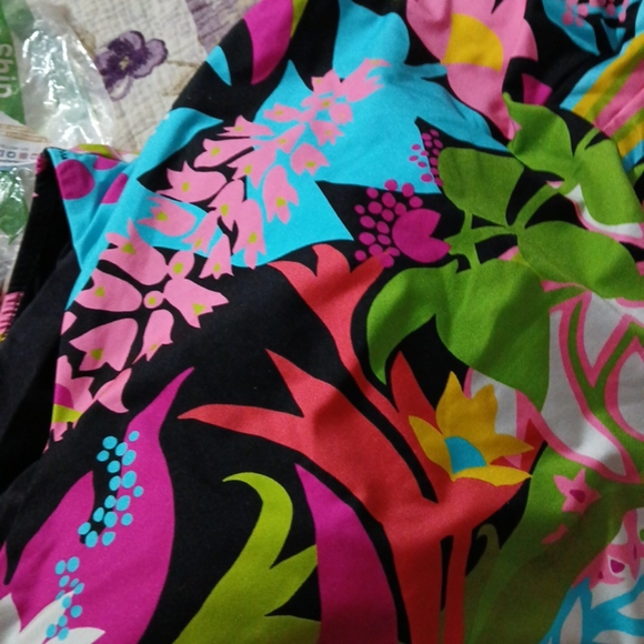 Trina Turk Size 12 Tiki Plunge V Neck Vibrant One Piece Swimsuit Halter Floral - Picture 14 of 14